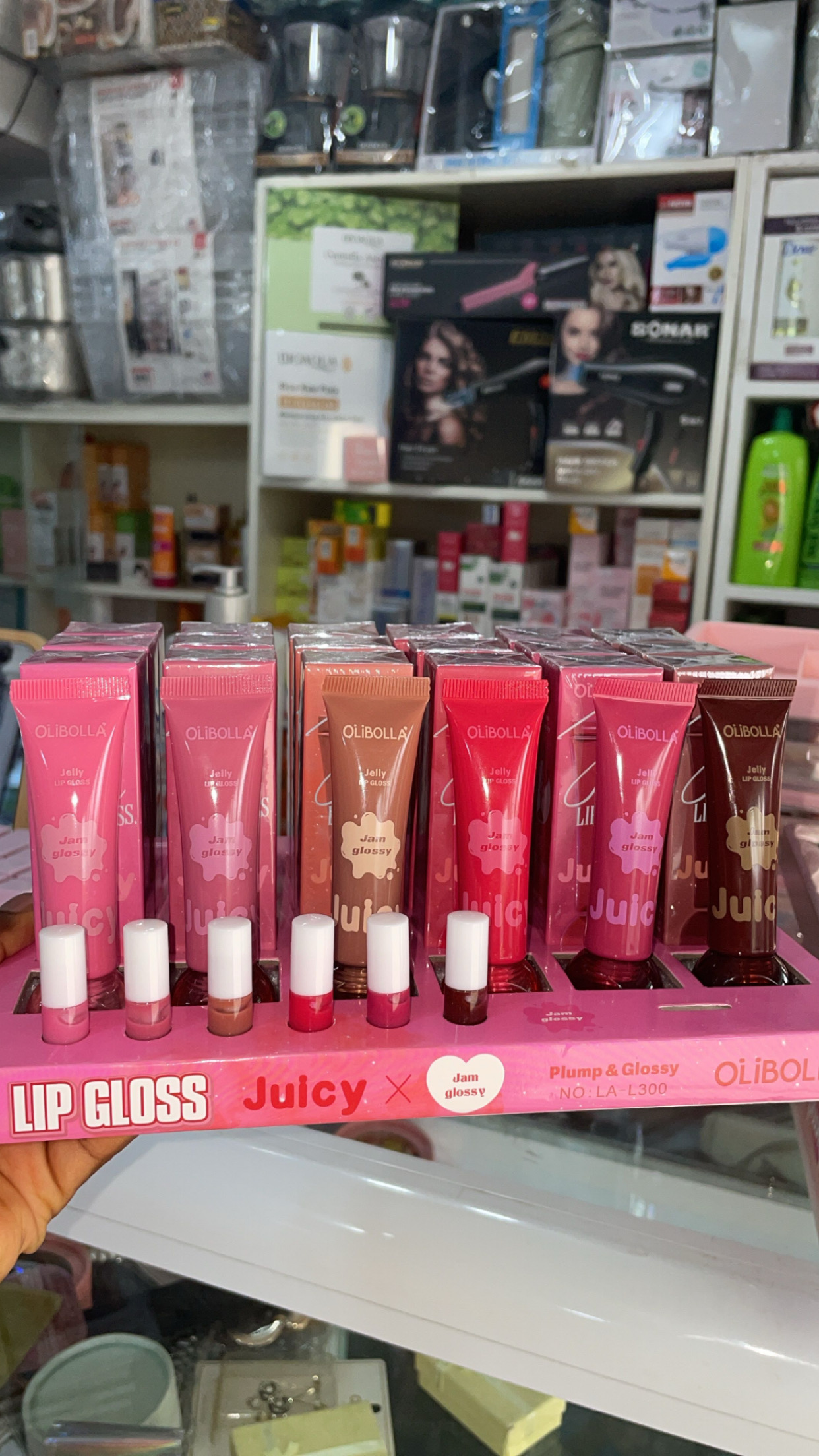Juicy gloss with a glass applicator